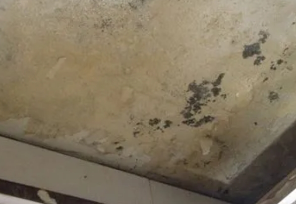 牡丹江阳台漏水维修公司分享下牡丹江卫生间渗水维修需要注意哪些问题。